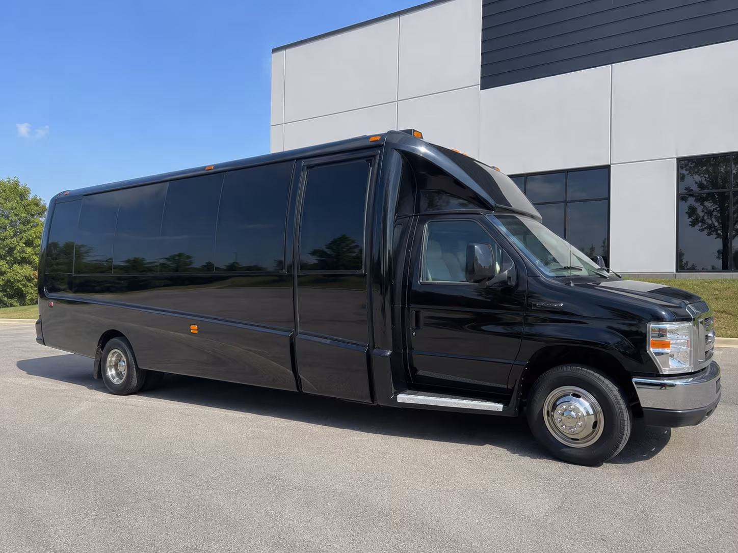 honolulu sporting event party bus rental